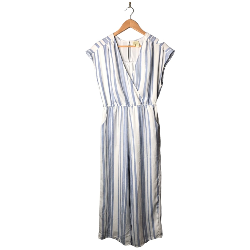 Japna | Sleeveless striped blue and white jumpsuit keyhole back •